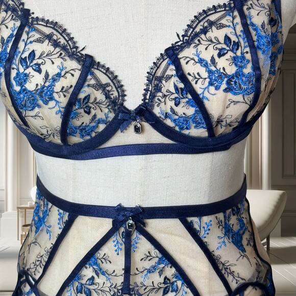 Dita Von Teese Femmoiselle 3-Piece Set | Bra 34B + G-String XS + Suspender S - Picture 5 of 8